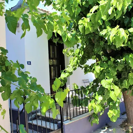 Апартаменты Nearby Sea House