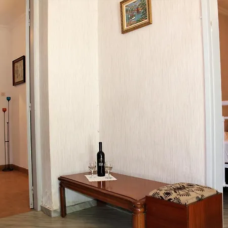 Nearby Sea House Апартаменты Агрия